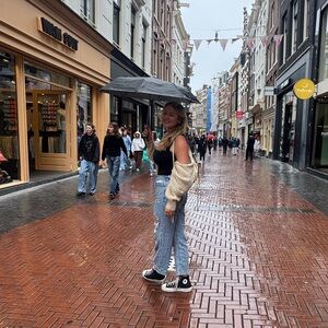 Meet your Posher, Elyse